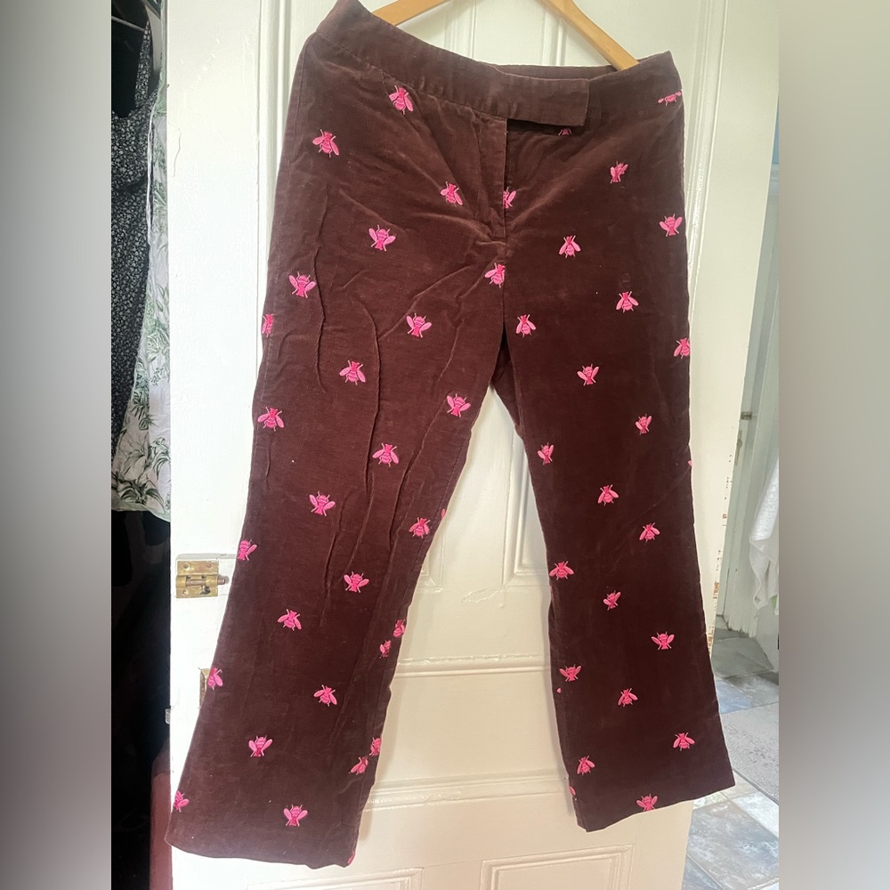 Lilly Pulitzer Rich Brown Corduroy pants with embroidered pink bees. 🐝